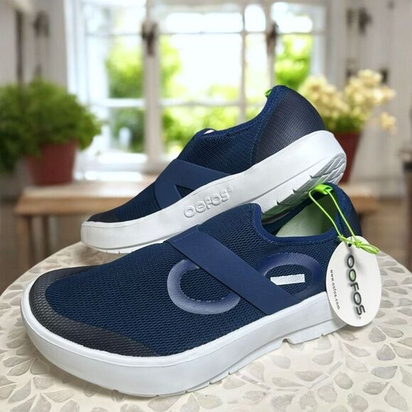 OOFOS Men's OOmg Low Slip-On Recovery Shoe - Picture 1 of 11